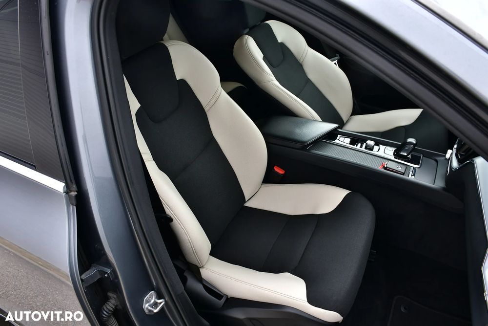 Volvo XC 60 B4 D AWD Geartronic Momentum Pro - 21