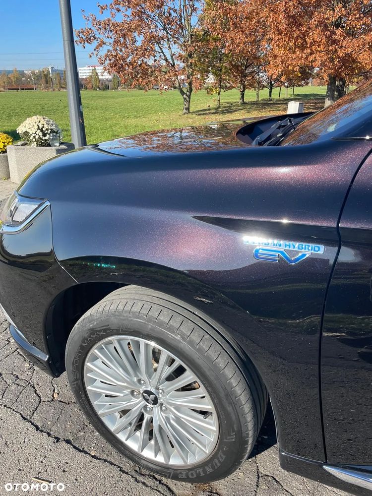 Mitsubishi Outlander PHEV Intense + - 11