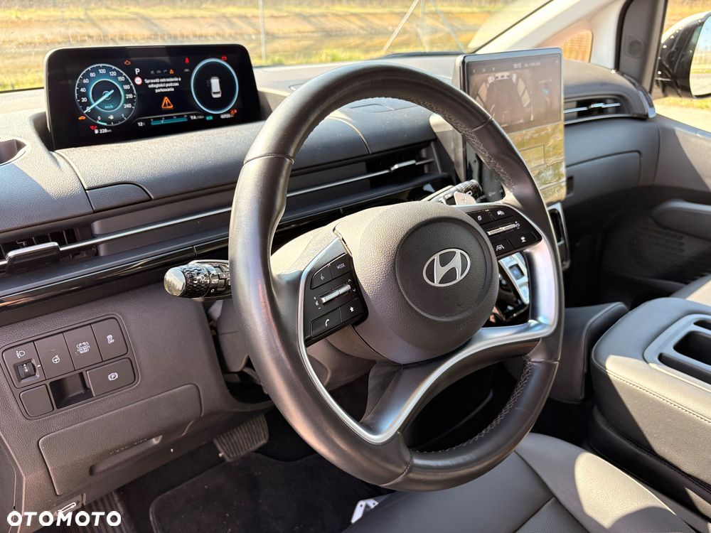 Hyundai Staria - 19