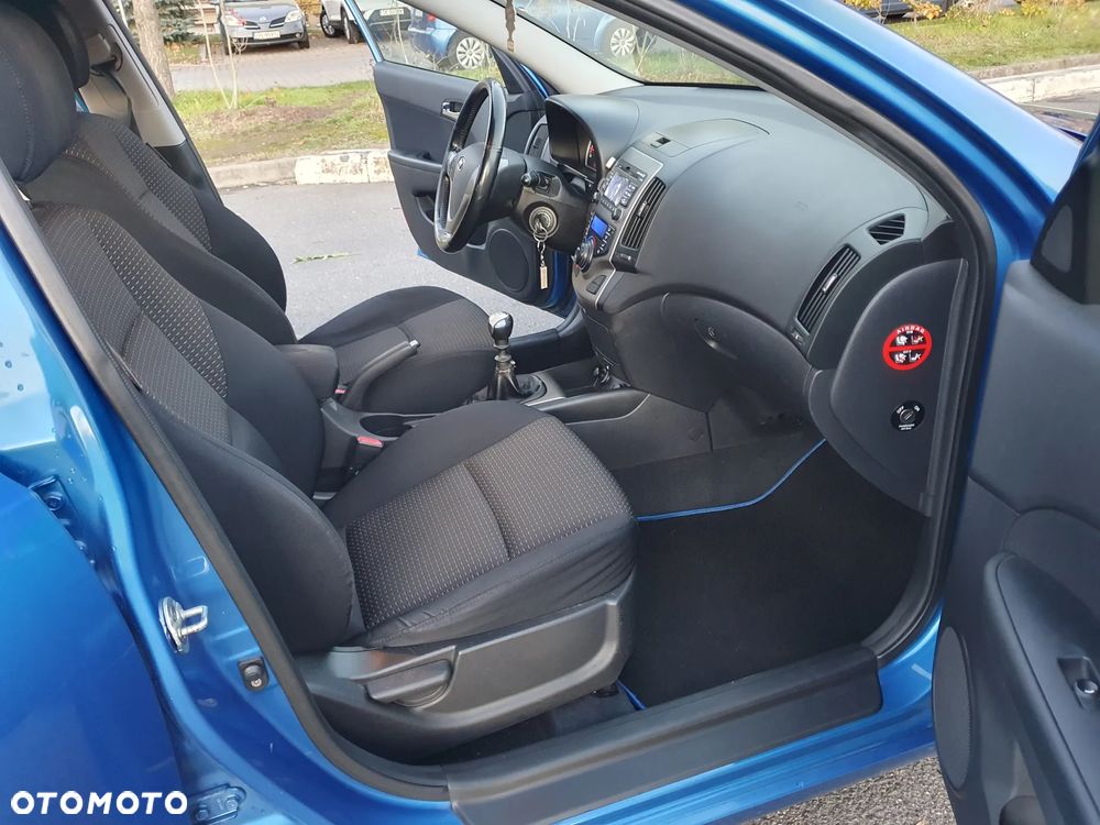 Hyundai i30 2.0 Premium - 12