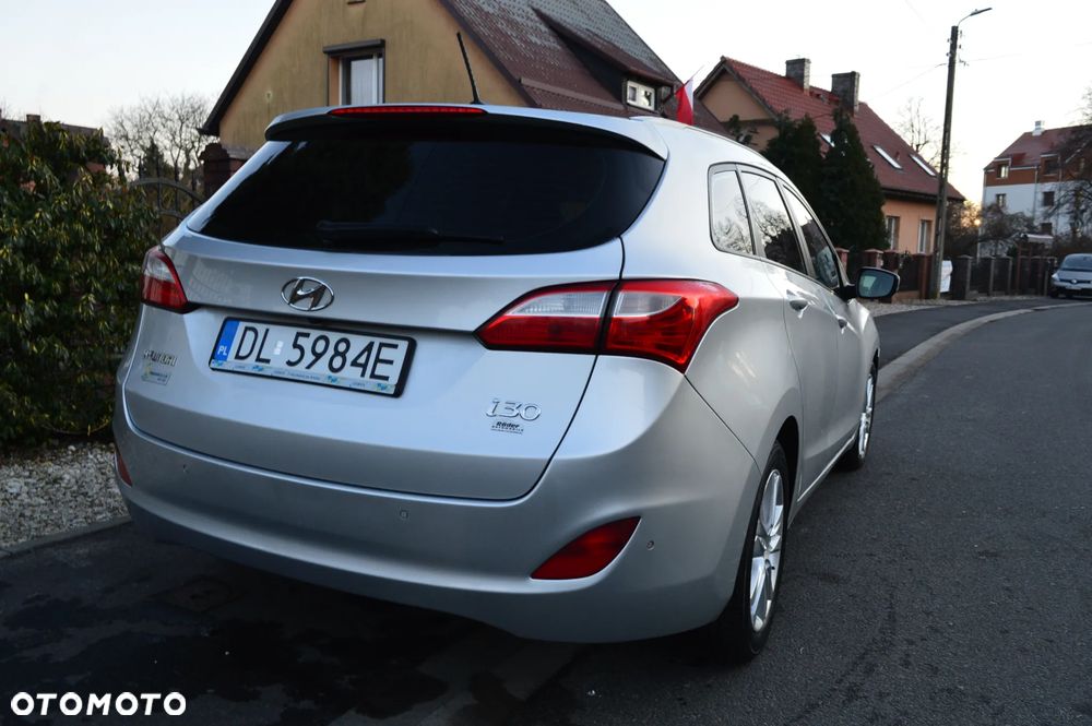 Hyundai i30 i30cw 1.6 CRDi Fifa World Cup Edition - 7