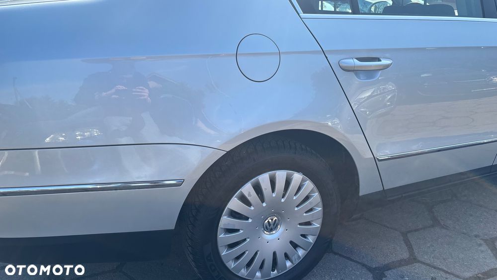 Volkswagen Passat 1.6 FSI Comfortline - 13