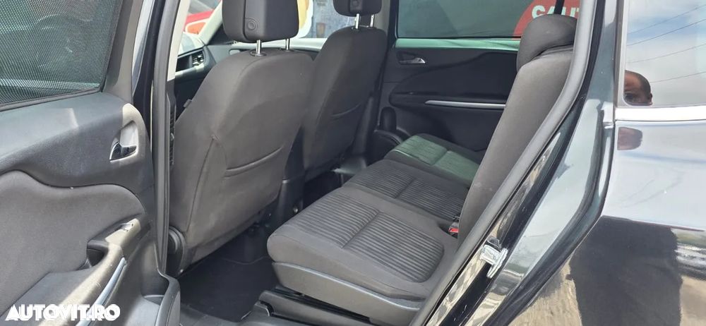 Opel Zafira - 11