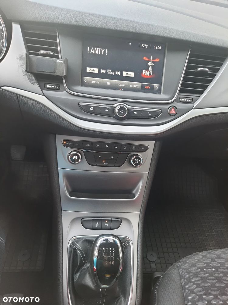 Opel Astra 1.4 T 120 Lat - 10