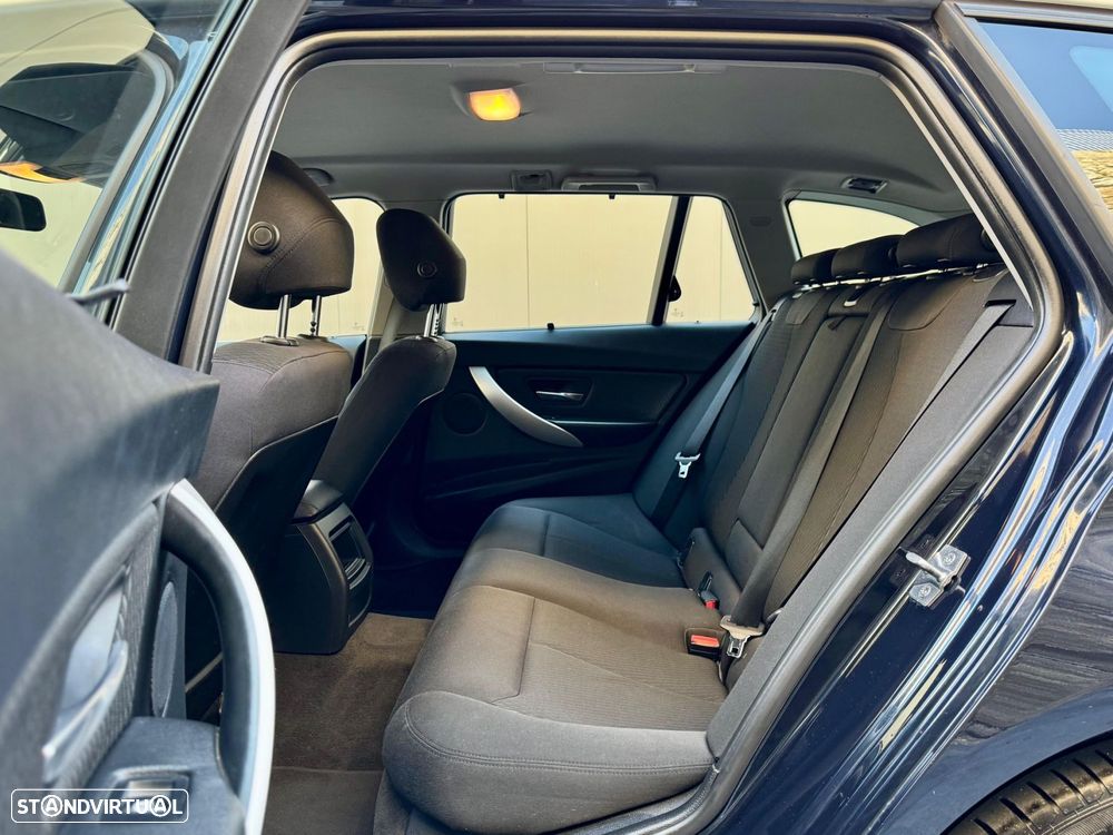 BMW 318 d Touring Auto - 16