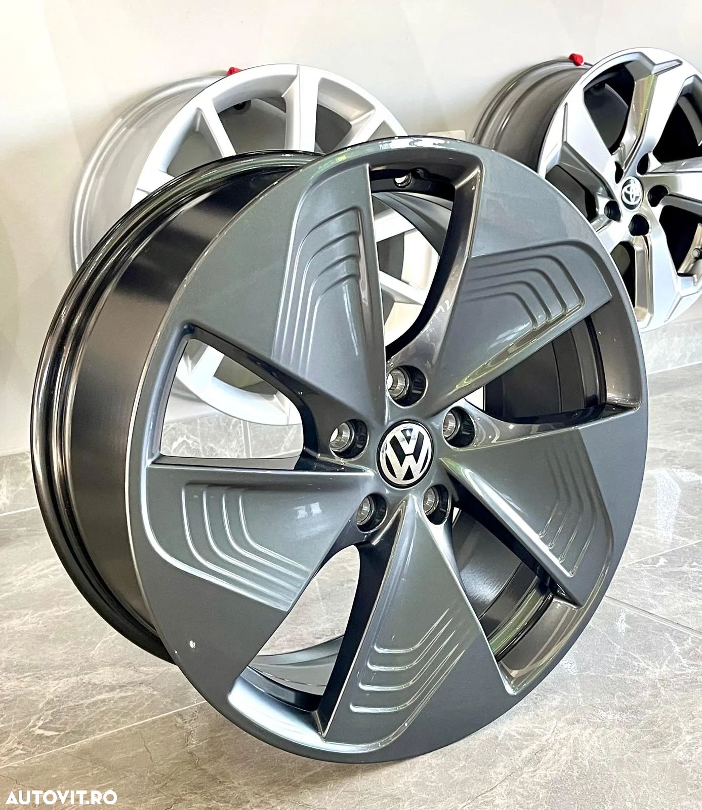 Jante Golf 6  Golf 7  Golf 8  Golf Electric  Id3  Passat 3C B8  Passat B9  iD Buzz Cargo  T-roc 18 inch noi - 1