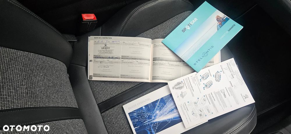 Peugeot 3008 1.5 BlueHDi Allure S&S EAT8 - 27