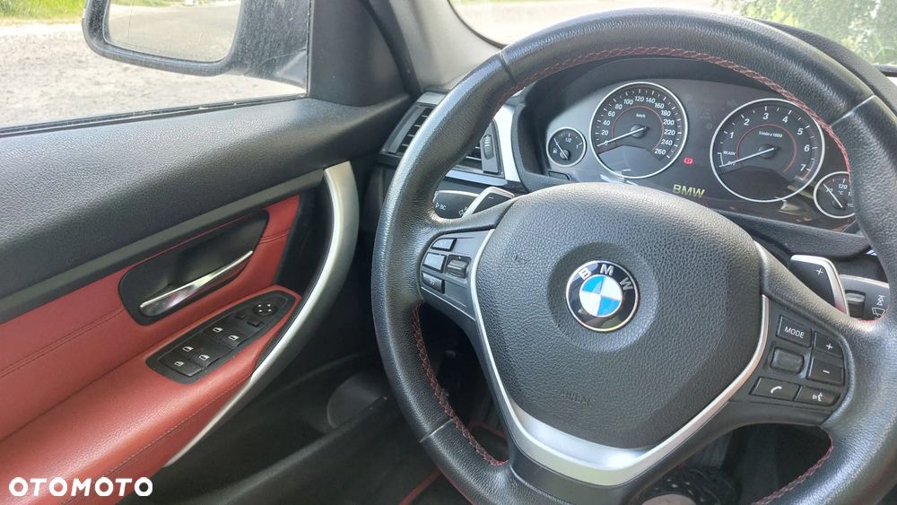 BMW Seria 3 328i Sport Line - 15