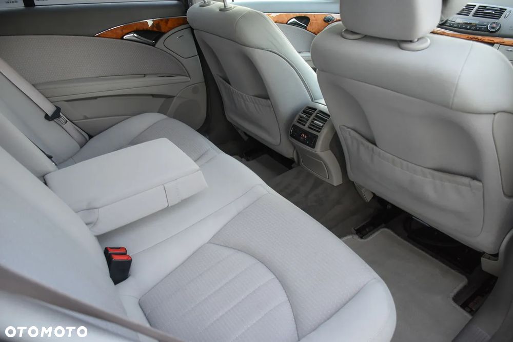 Mercedes-Benz Klasa E 500 4-Matic Avantgarde - 33