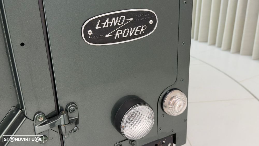 Land Rover Defender - 11