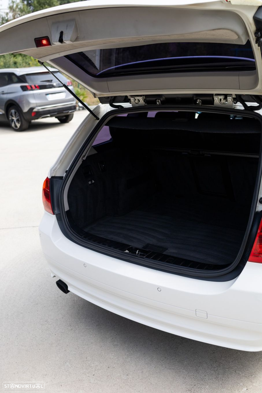 BMW 318 d Touring Navigation Sport - 44