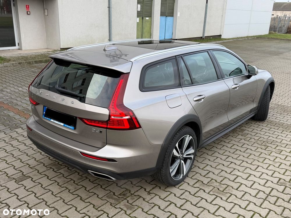 Volvo V60 Cross Country D4 AWD Geartronic Pro - 3