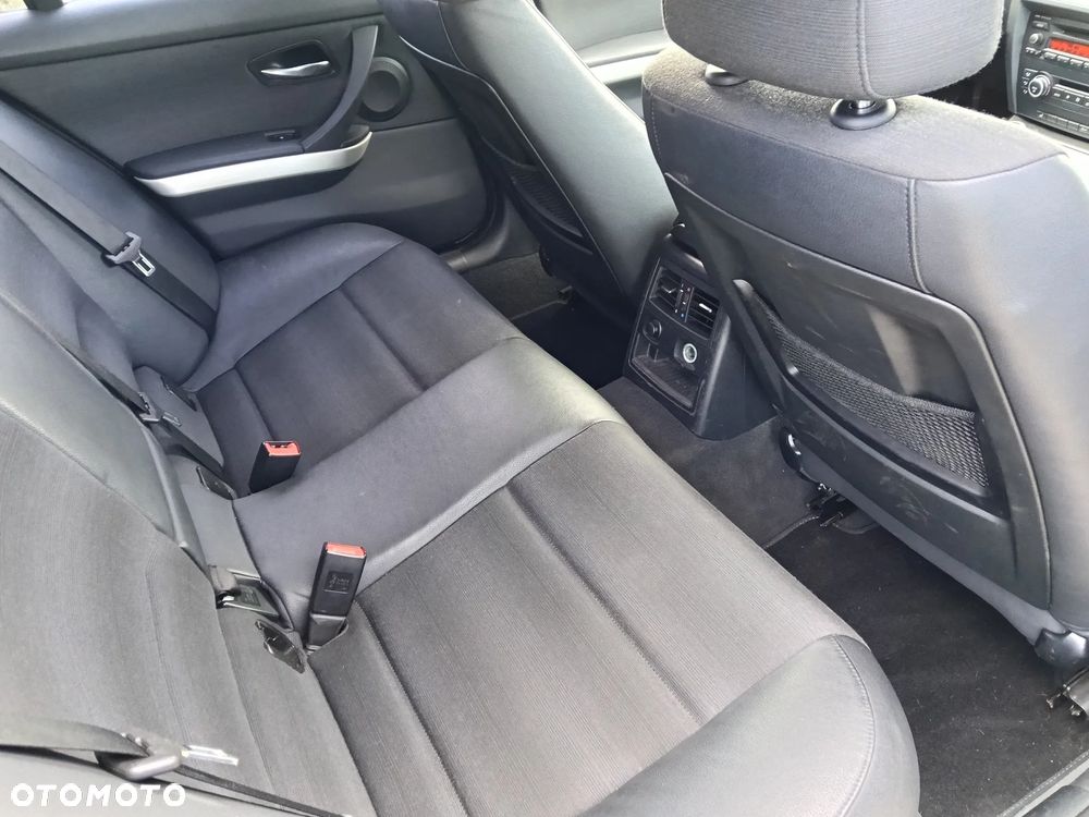 BMW Seria 3 320i - 10