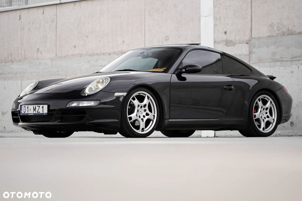 Porsche 911 Carrera - 17