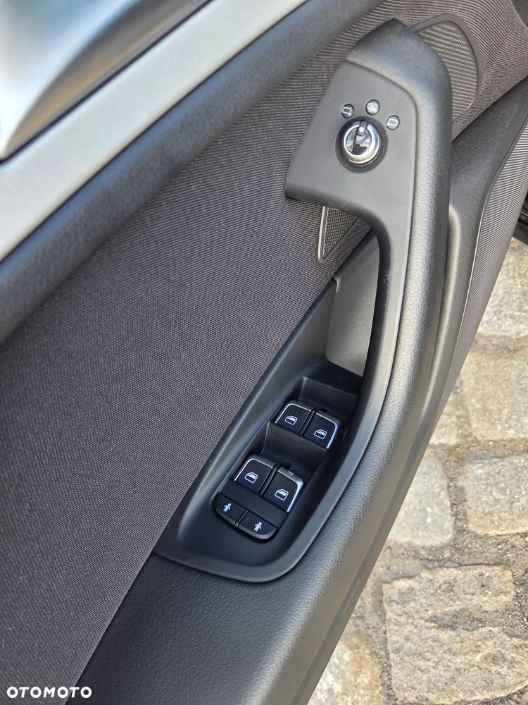 Audi A6 Avant 2.0 TDI ultra S tronic - 17