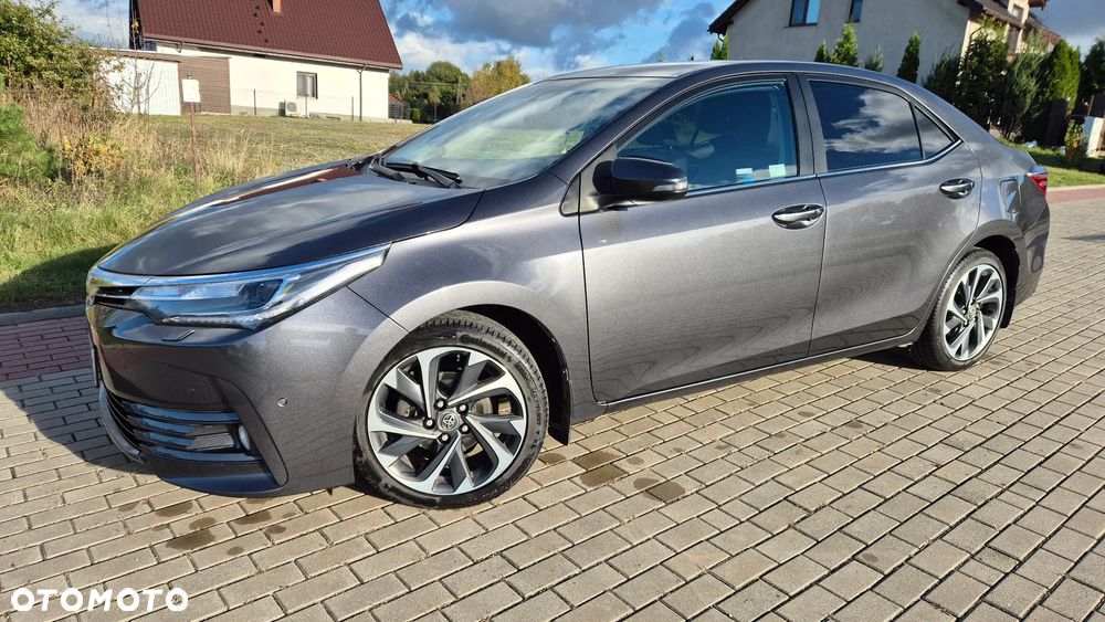 Toyota Corolla 1.6 50th Anniversary MS - 9