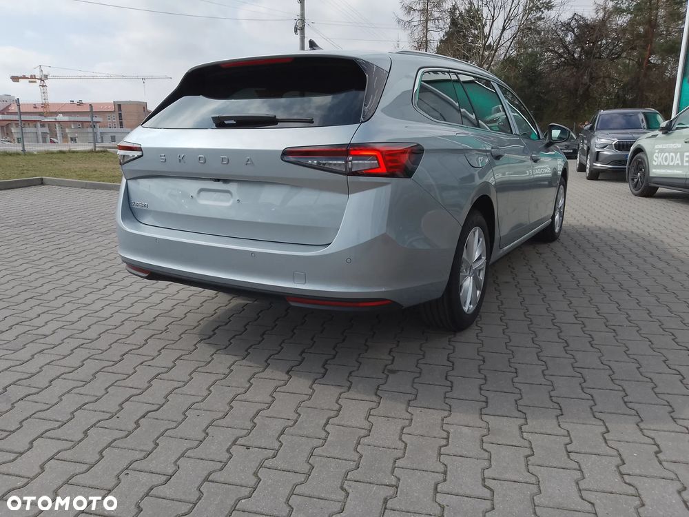 Skoda Superb 2.0 TDI SCR Selection DSG - 4