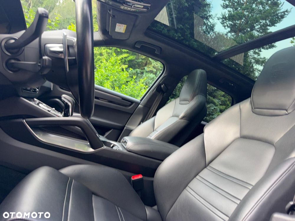 Porsche Cayenne - 10