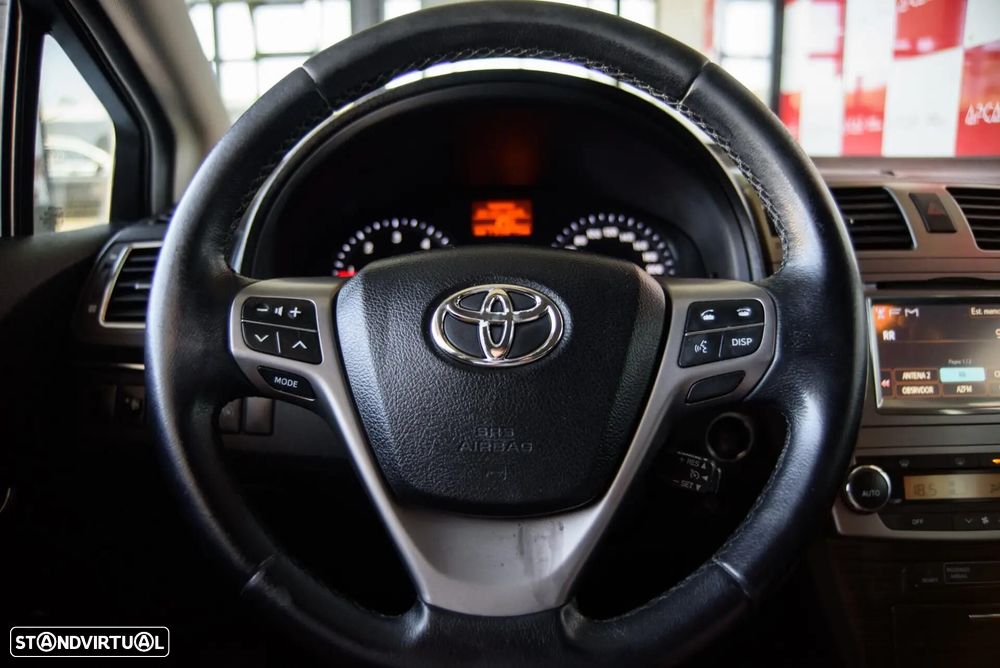 Toyota Avensis SD 2.0 D-4D Exclusive - 33