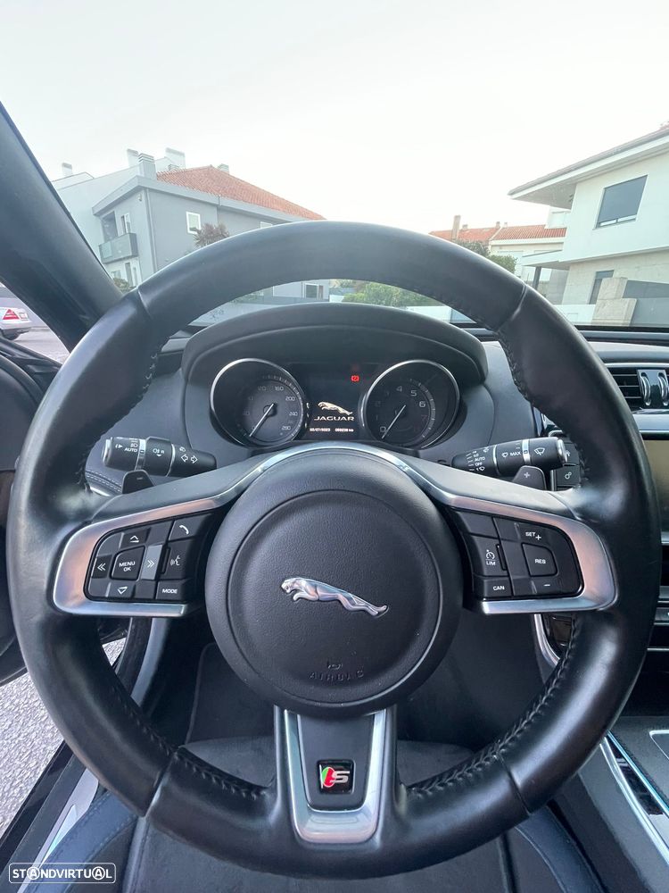 Jaguar XE 3.0 V6 S/C S - 22