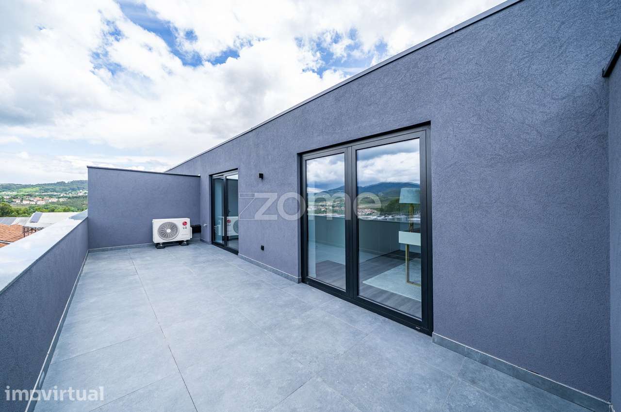 Apartamento T3 duplex novo com elevador e garagem em Ponte de Lima
