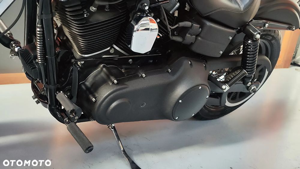 Harley-Davidson Dyna Street Bob - 17