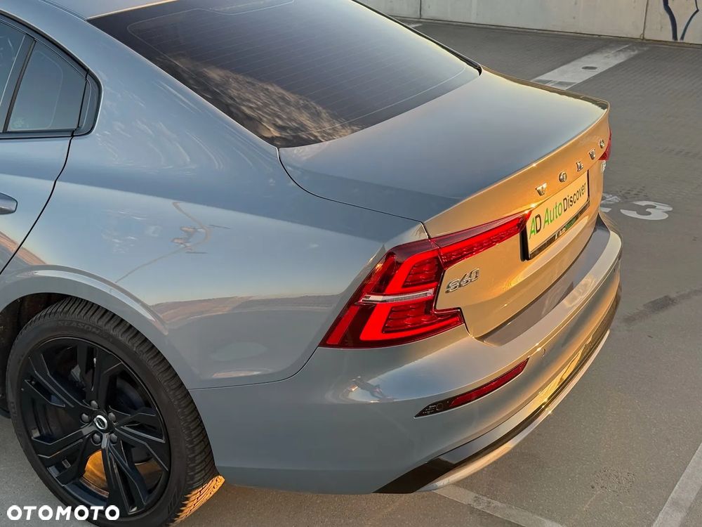 Volvo S60 B5 B AWD Plus Dark - 10