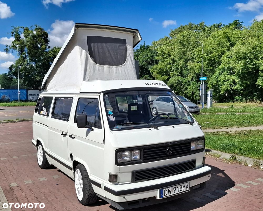 Volkswagen Multivan - 1