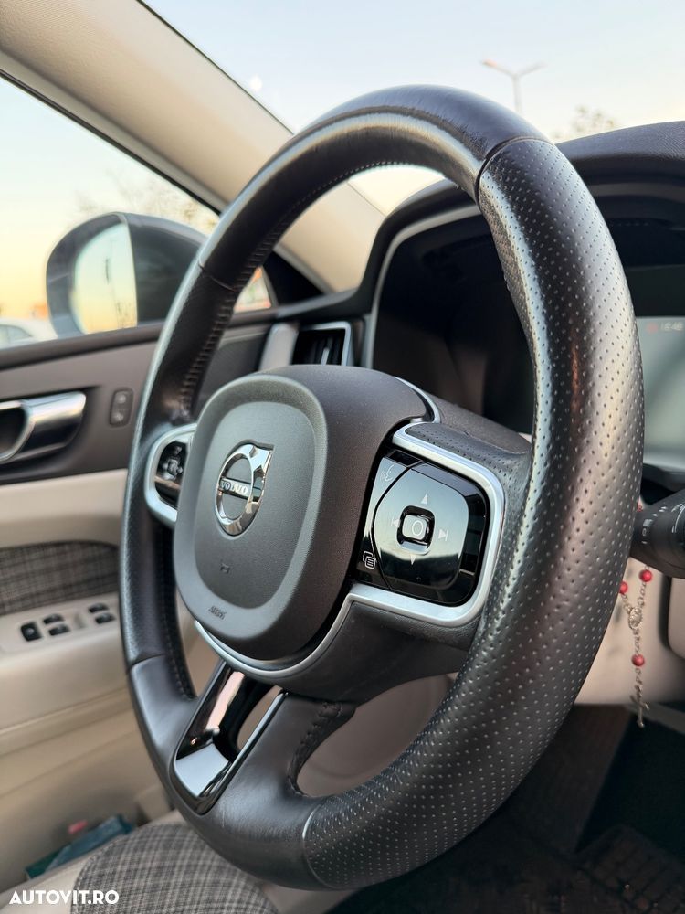 Volvo XC 60 D4 Momentum Pro - 3