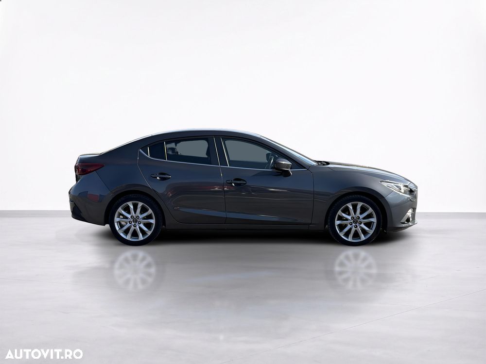 Mazda 3 - 8