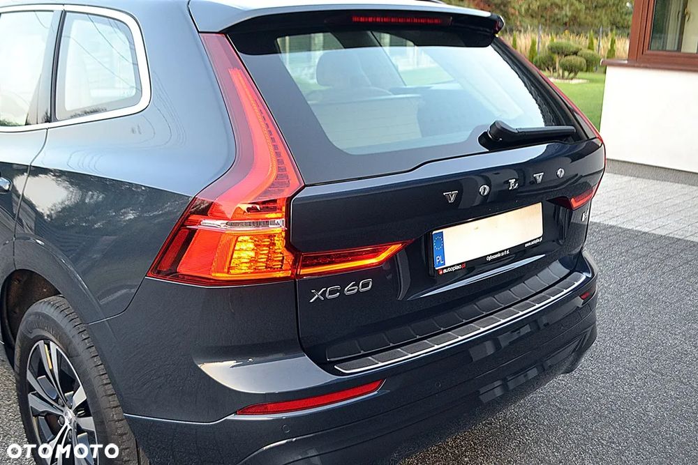 Volvo XC 60 B4 D Momentum - 10