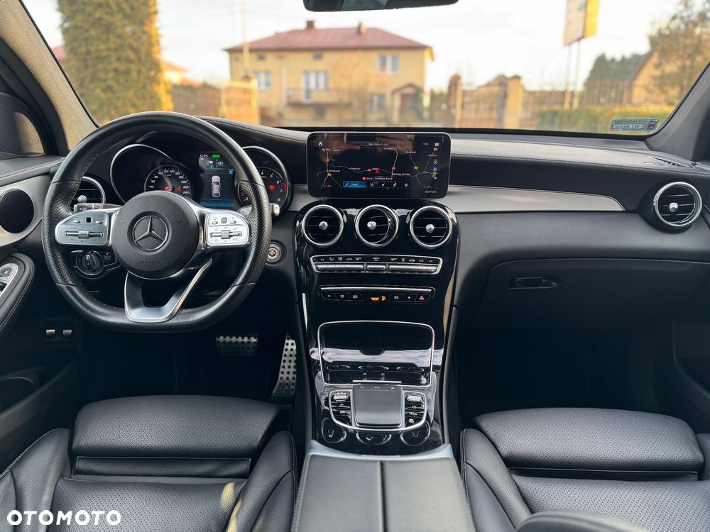 Mercedes-Benz GLC 300 e 4-Matic - 11