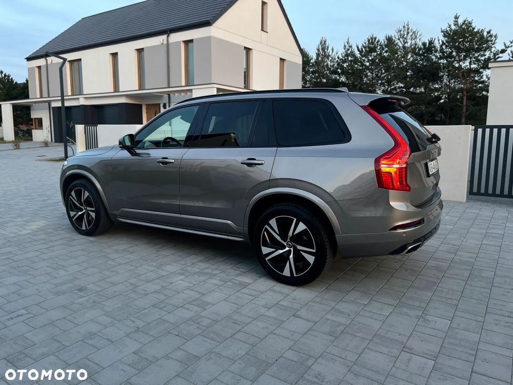 Volvo XC 90 - 9