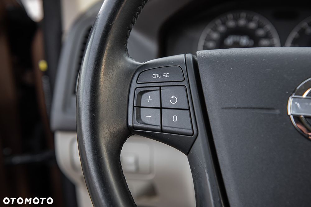 Volvo XC 60 D5 AWD Kinetic - 23