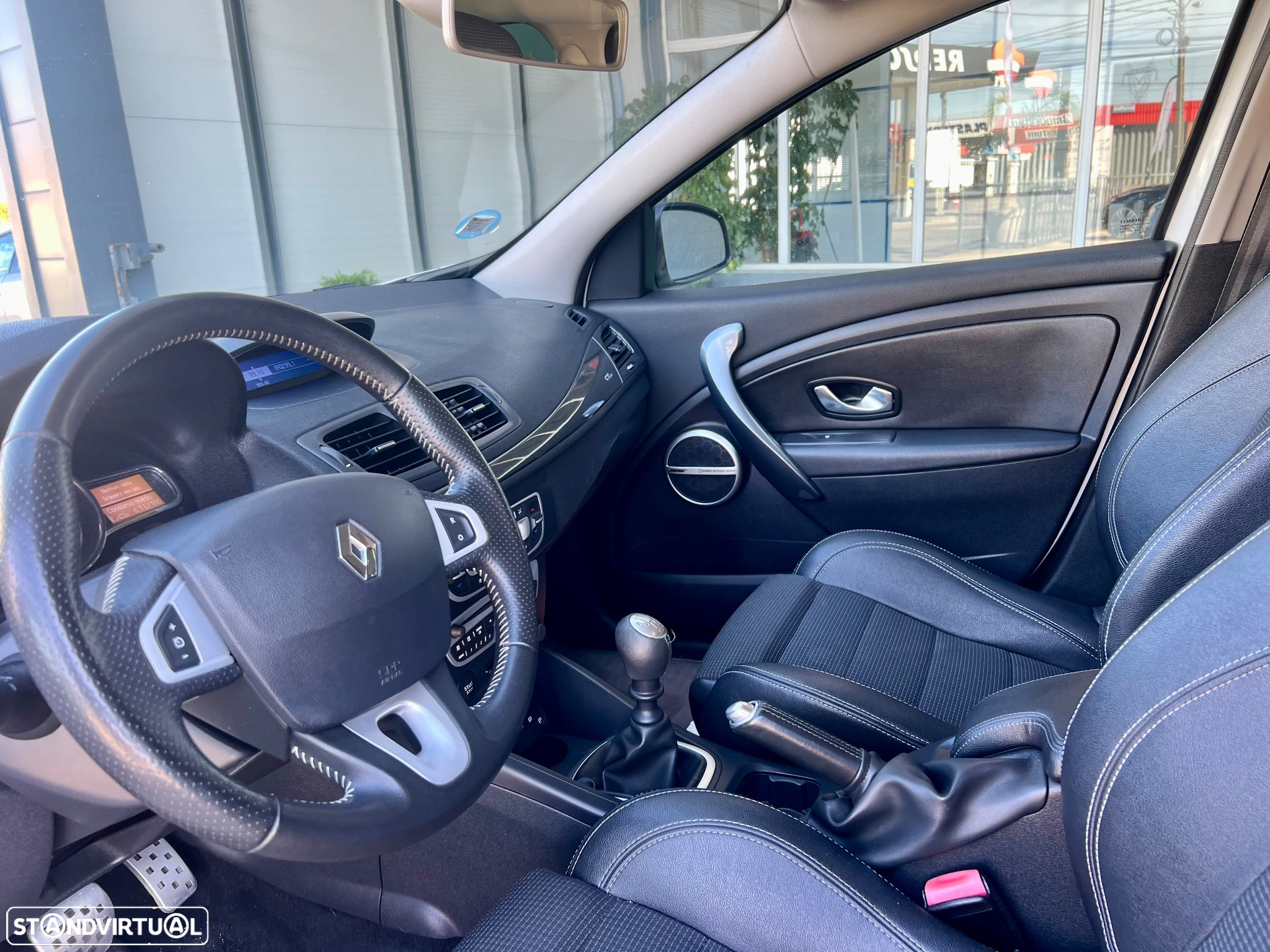 Renault Mégane 1.5 dCi GT Line J18 - 8