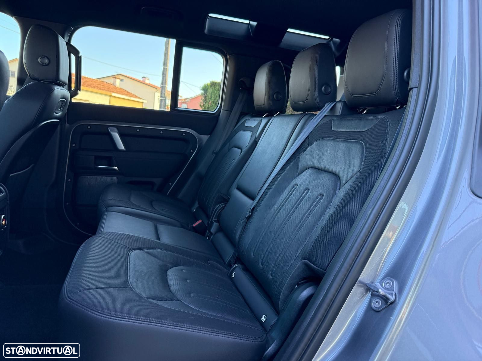 Land Rover Defender 110 D250 X-Dynamic HSE - 21