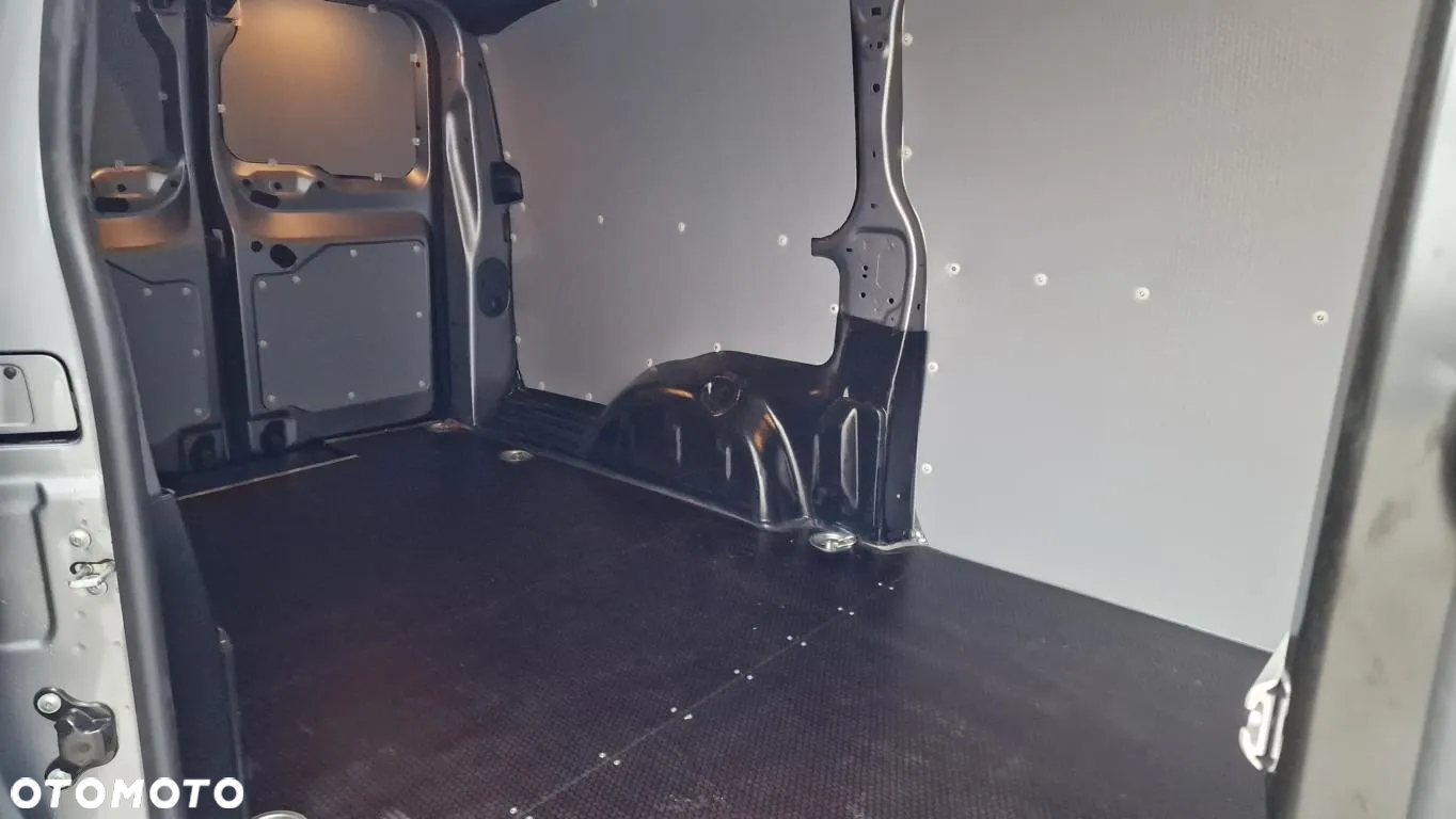 Opel Vivaro Extra Long - 19