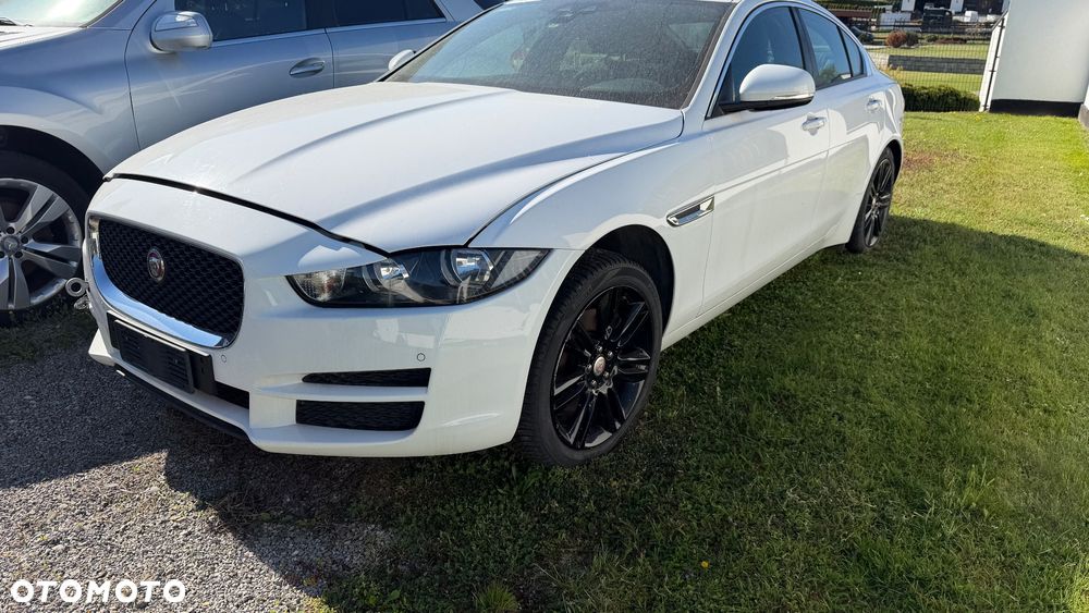 Jaguar XE - 17