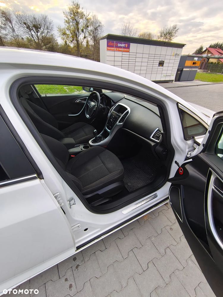 Opel Astra 1.6 T Sport - 11