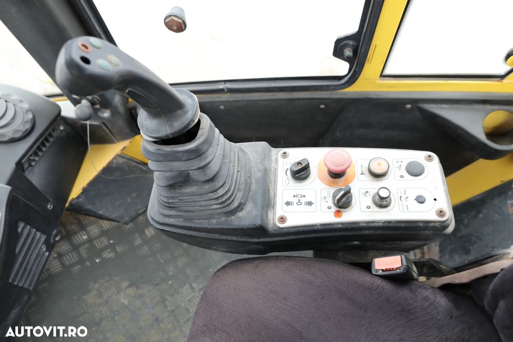 Bomag BW 226 DI-4 - 11