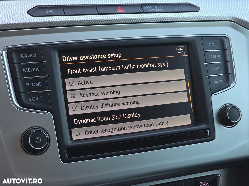 Volkswagen Passat - 24