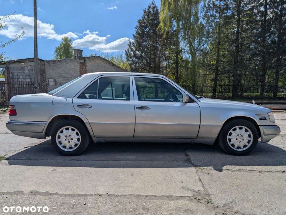 Mercedes-Benz Klasa E 250 D - 4