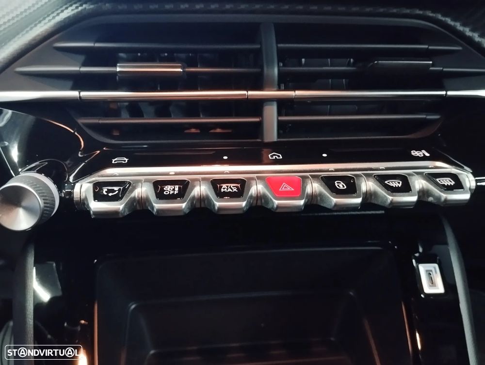 Peugeot 2008 1.2 PureTech Style - 30