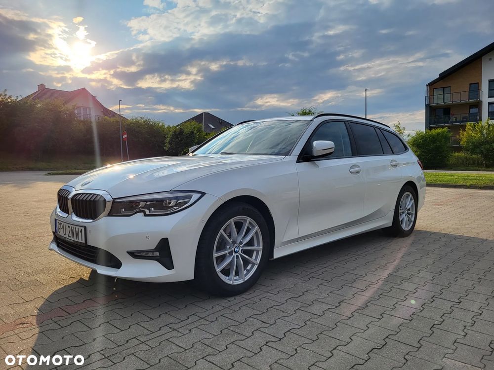 BMW Seria 3 320d xDrive Advantage - 1