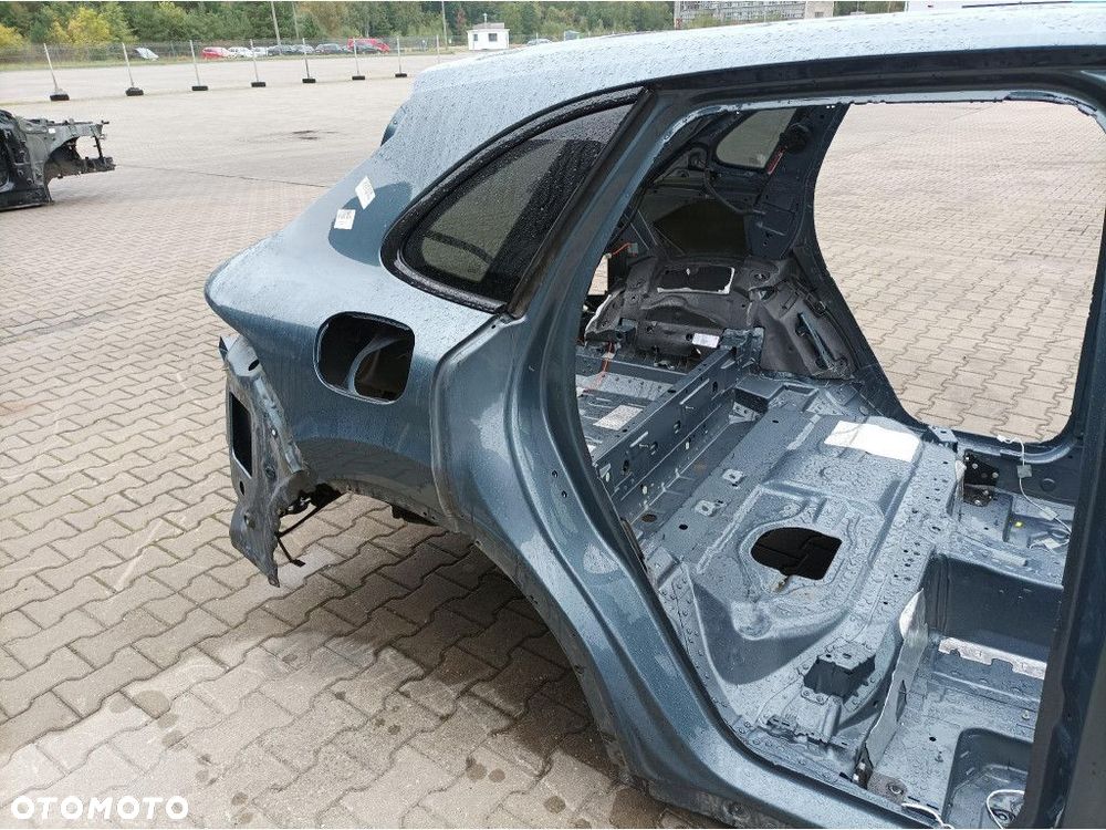 PORSCHE CAYENNE S III 9Y PAS TYLNY WANNA BŁOTNIKI LM5E - 6