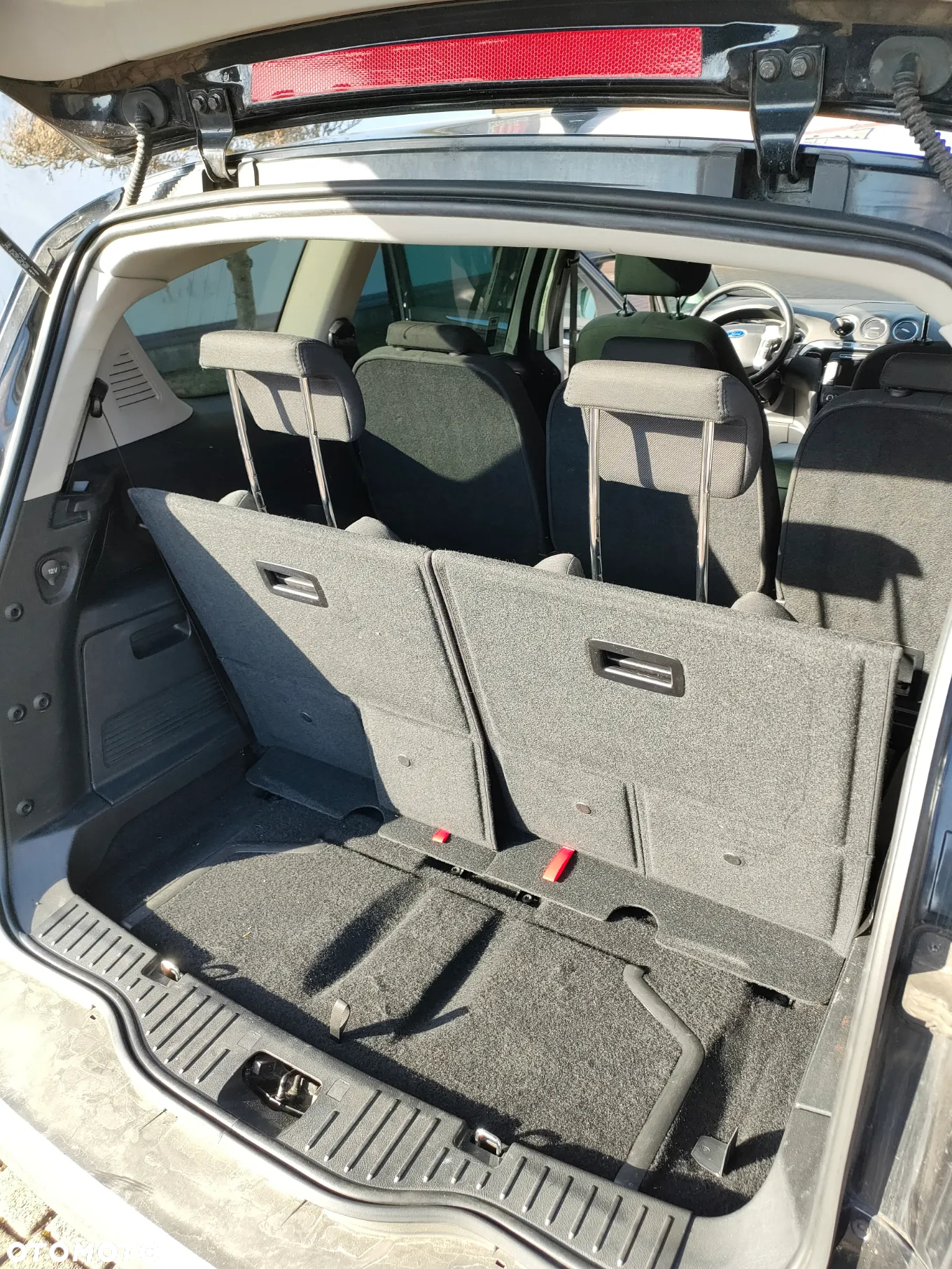 Ford S-Max - 12