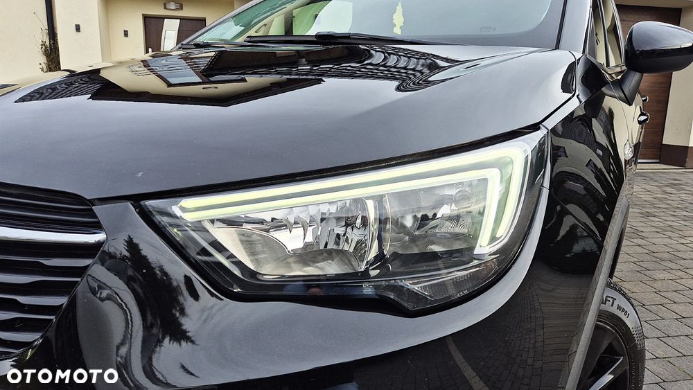 Opel Crossland X 1.2 T Design Line S&S - 37