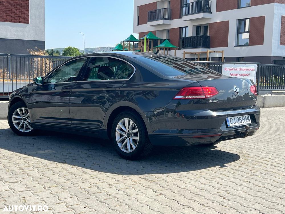 Volkswagen Passat 2.0 TDI Comfortline - 9