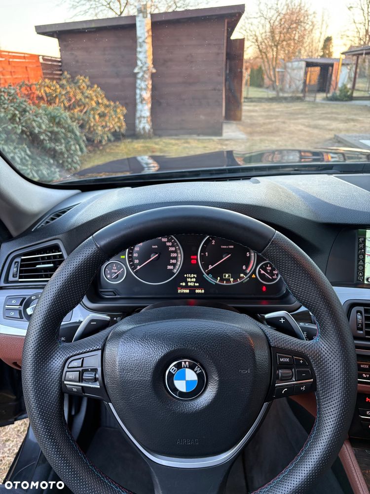 BMW Seria 5 525d - 22