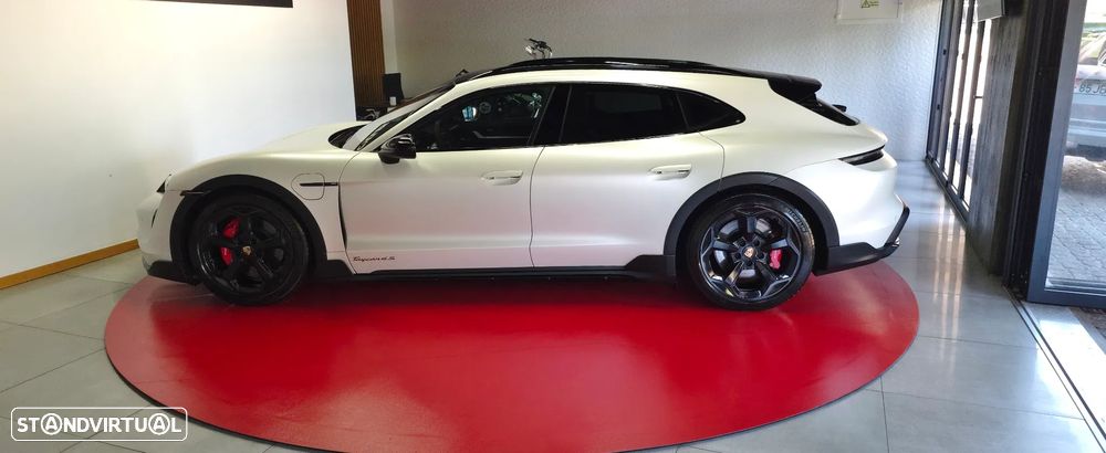 Porsche Taycan Cross Turismo 4S - 35